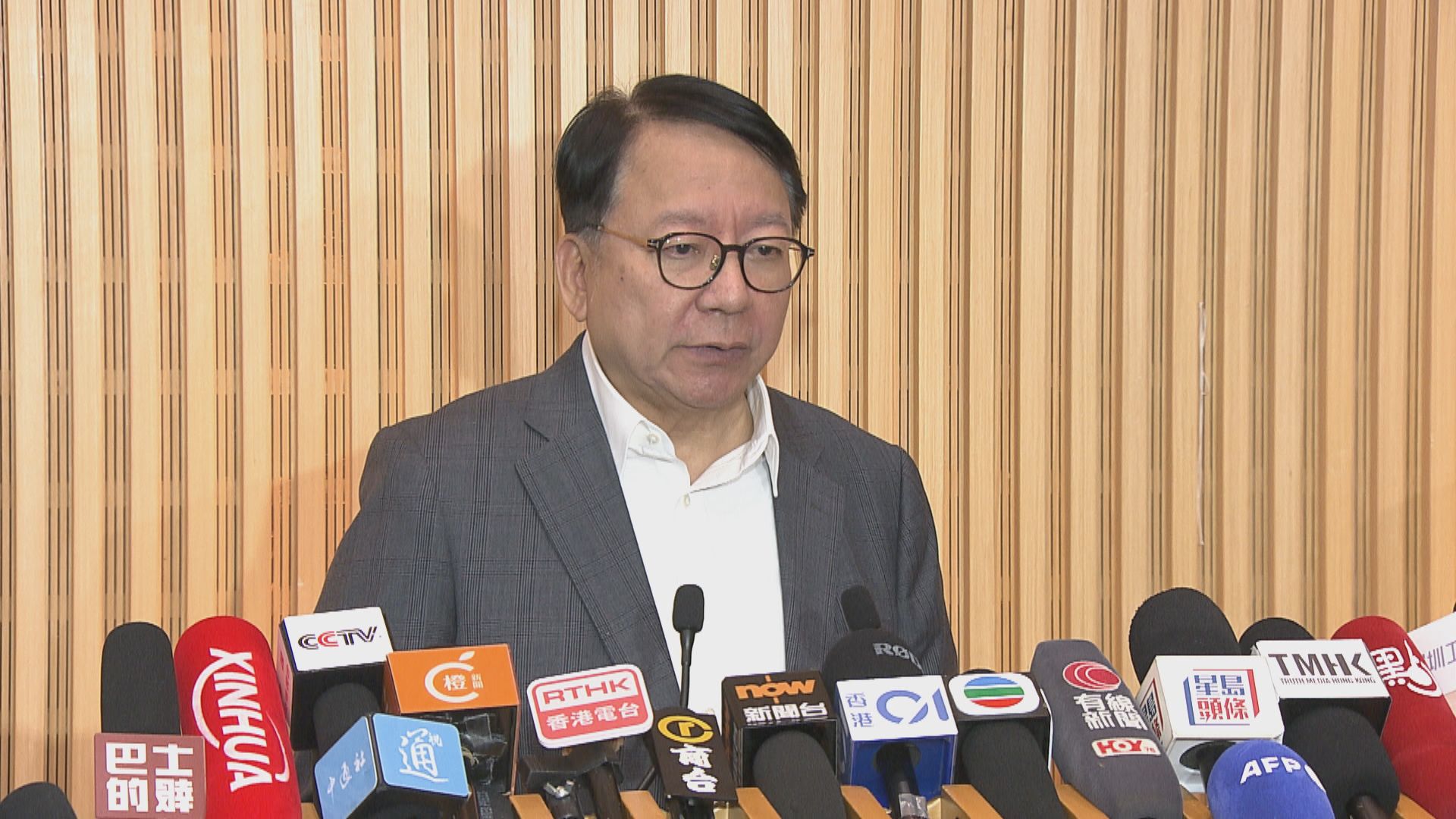 宏福苑五級火災｜政府稱宏福苑有棚網樣本未達阻燃要求