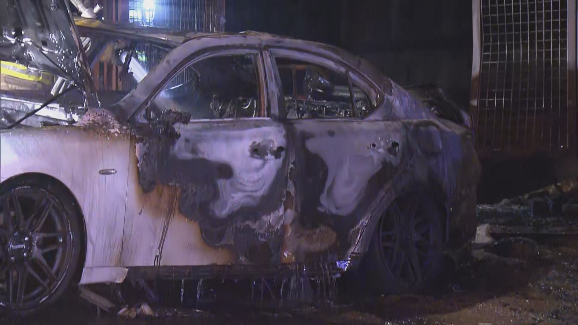 渣甸山私家車遭縱火燒毀