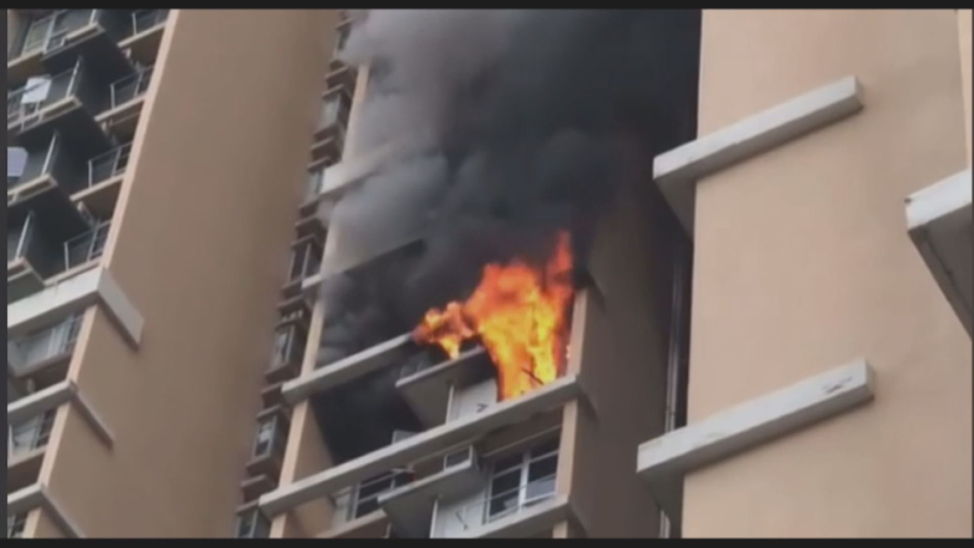 葵涌邨火警300人疏散　女戶主涉縱火被捕