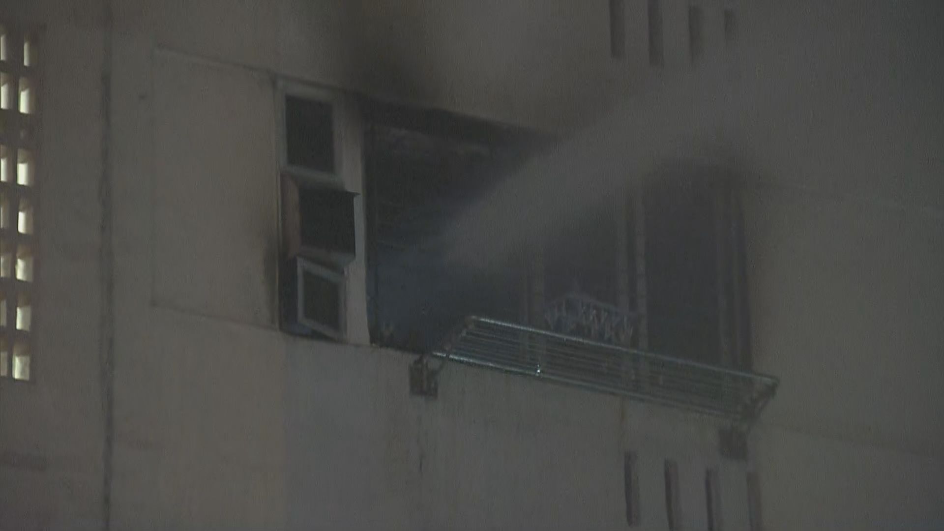 荔景邨火警多人送院逾百人疏散