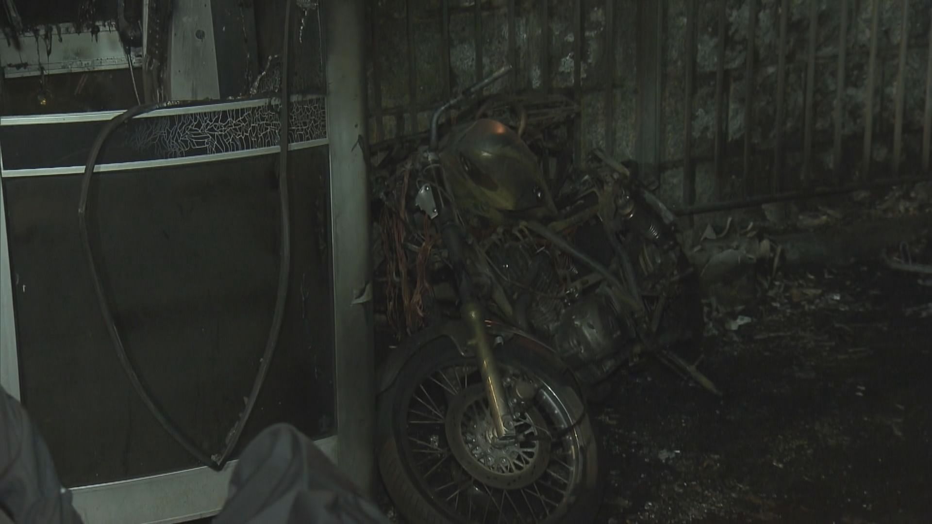 藍田九輛電單車遭縱火燒毀