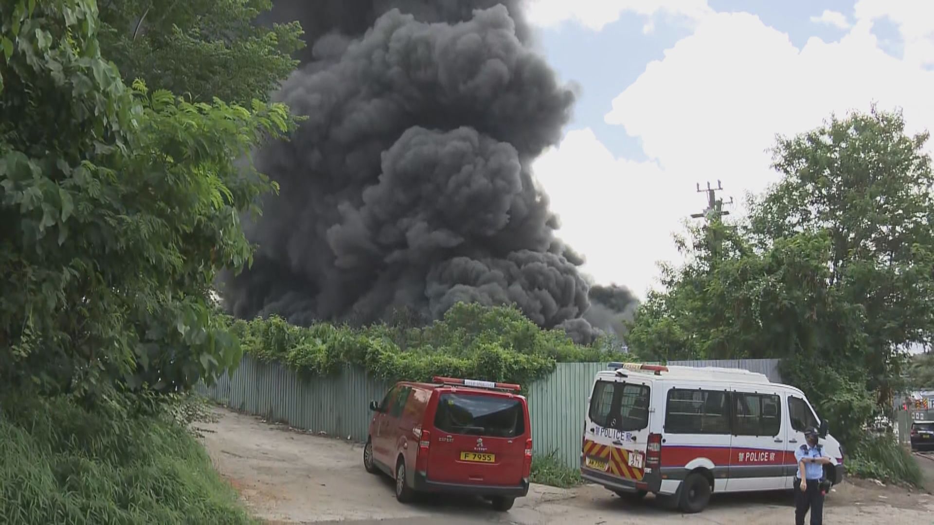 流浮山塑膠回收場二級火　暫未收到傷亡報告