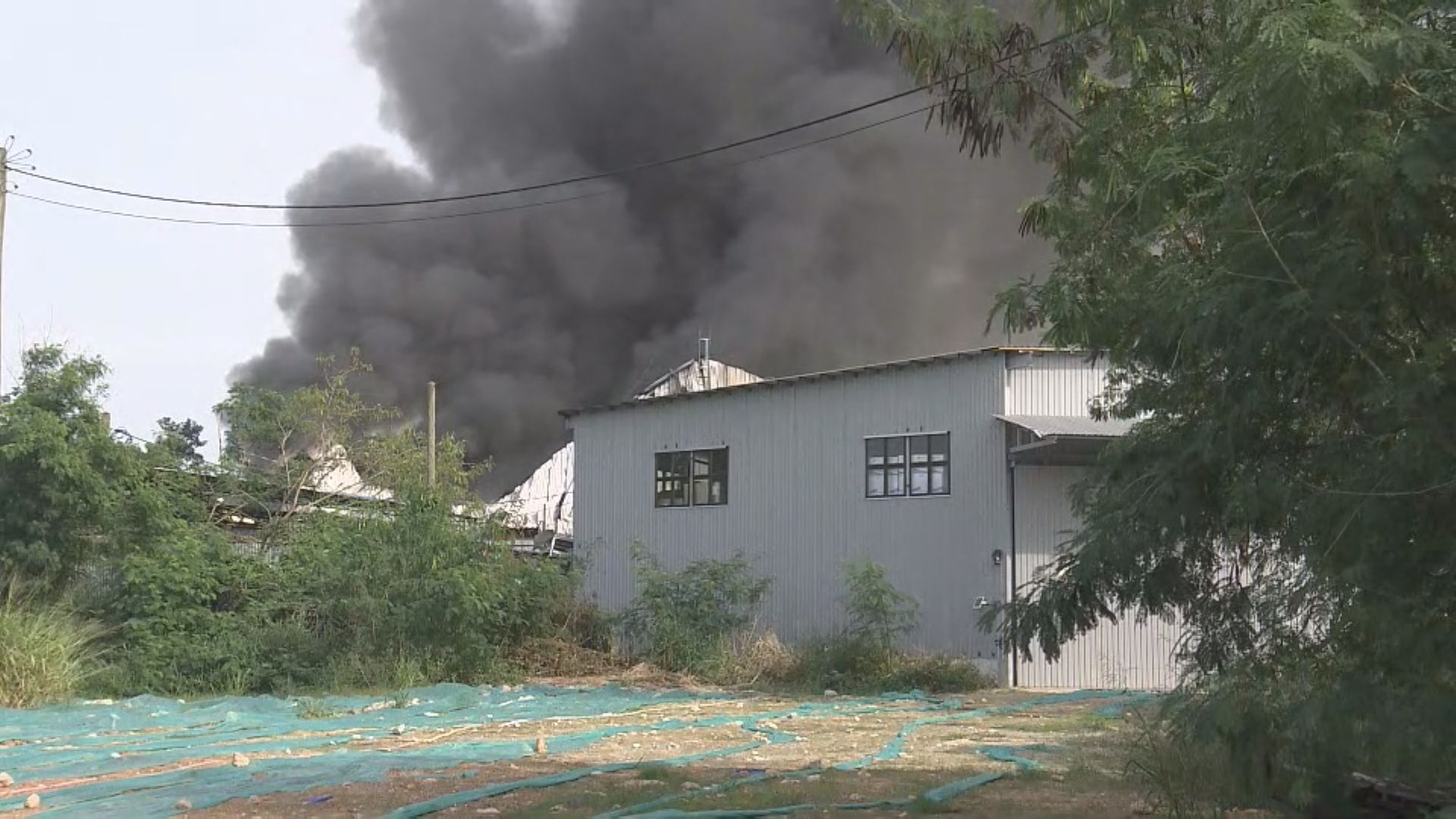 流浮山物流倉及回收場發生三級火警