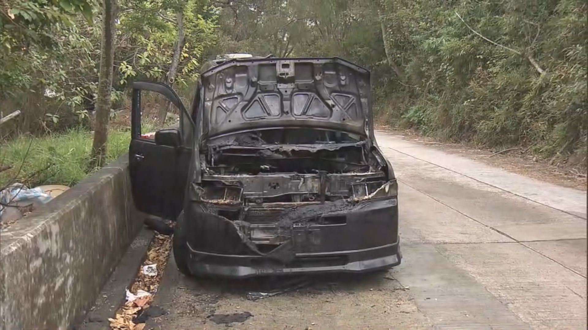 筆架山私家車起火　警列縱火調查