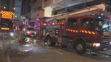 旺角奪命火｜洗衣街建煌華廈單位起火三死一傷　據悉4人為家人　大廈火警後升降機及大堂等停電