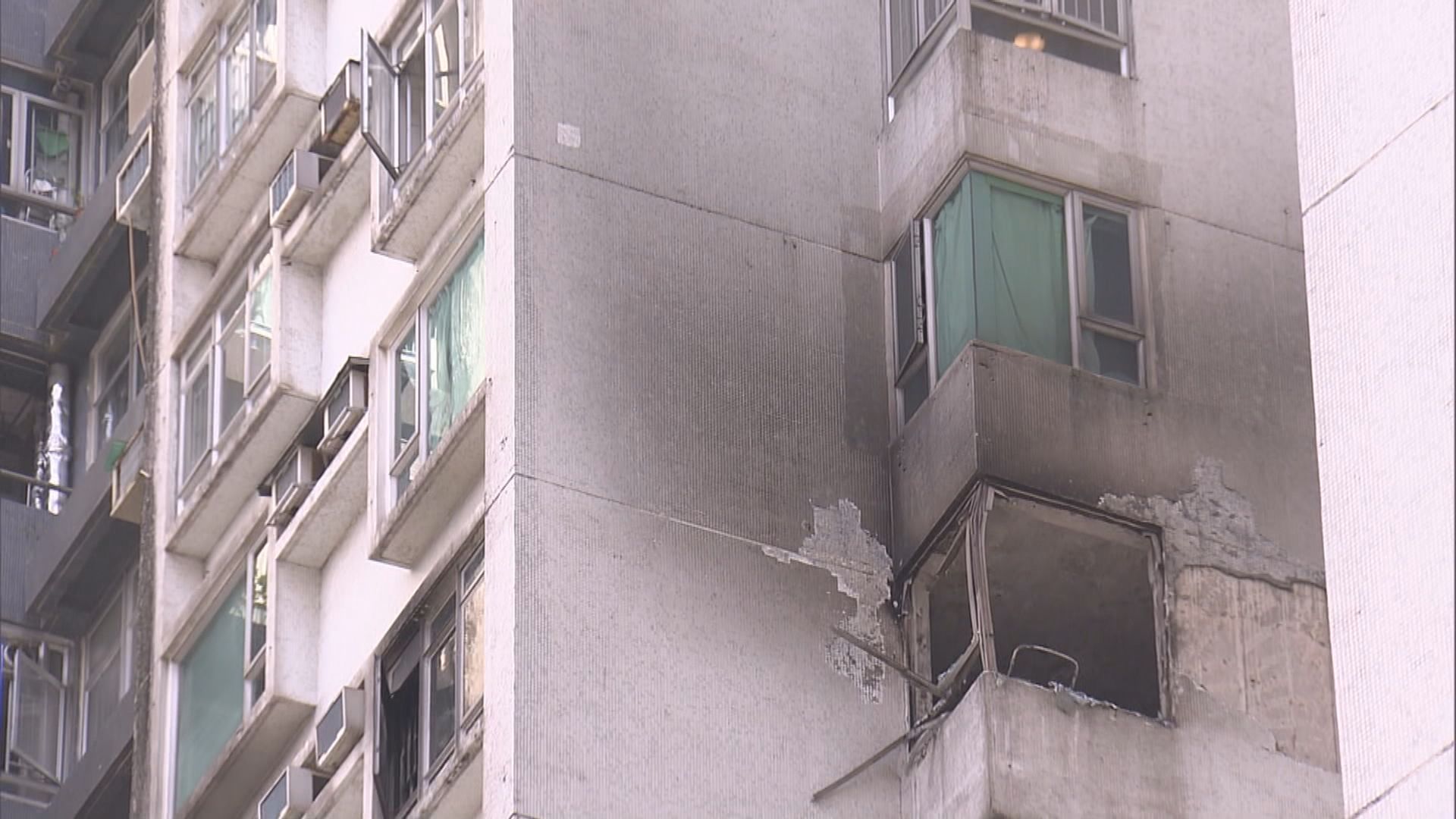 北角城市花園單位起火 一人吸入濃煙不適