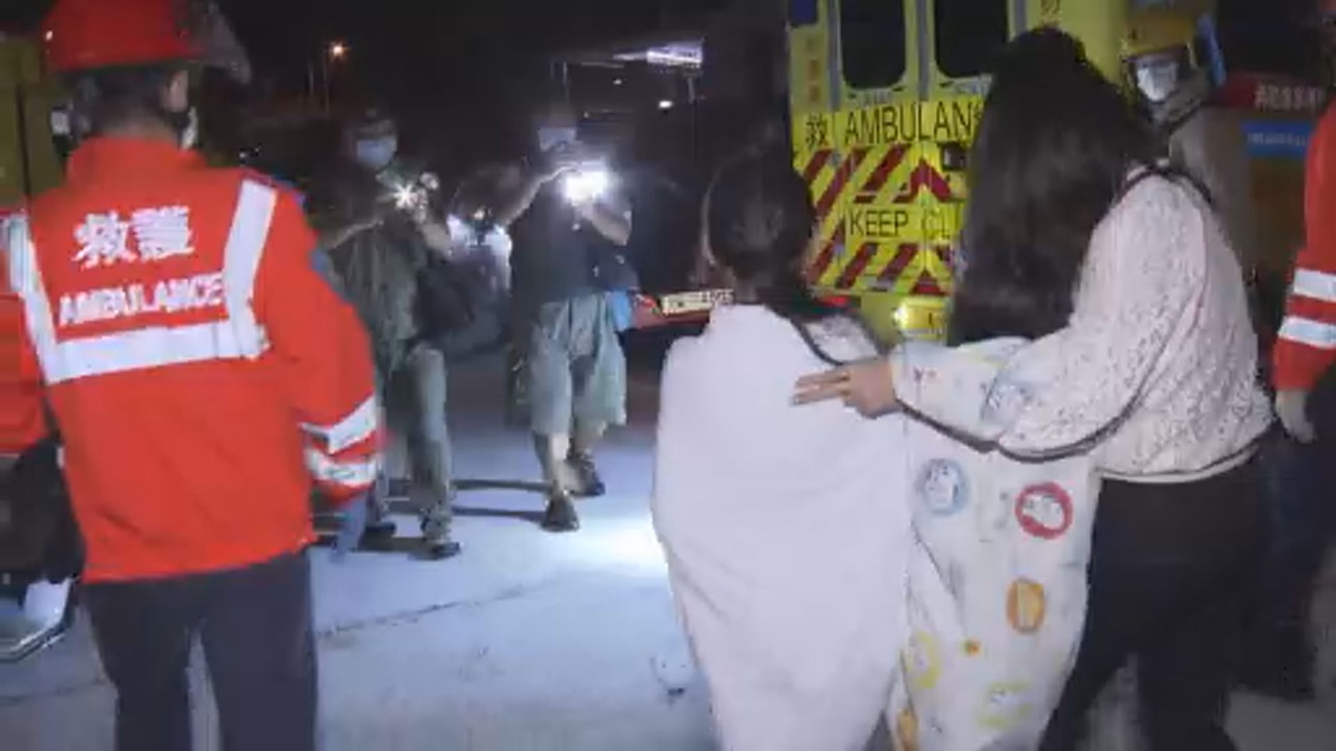 八鄉凌晨發生火警　八人吸入濃煙不適送院