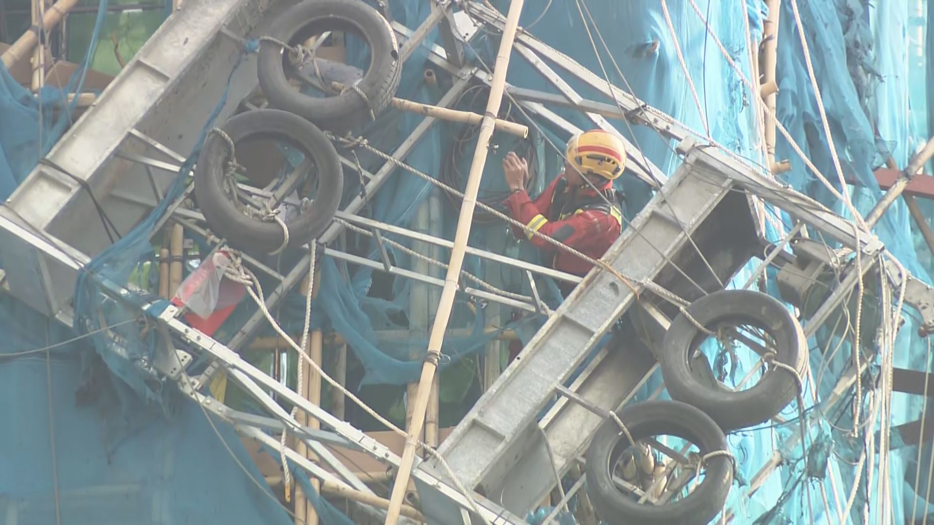 尖沙咀地盤四級火　消防坍塌搜救隊到場檢查大廈結構