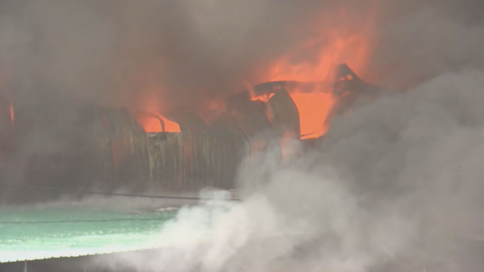 新田貨倉三級火　初步無人受傷