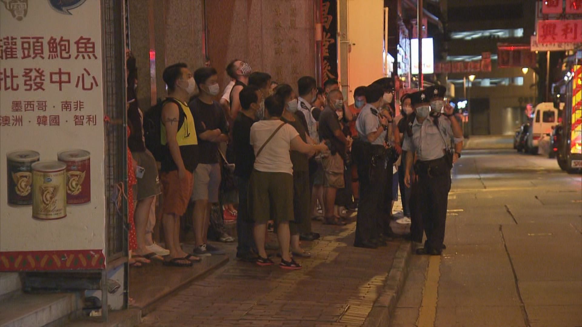 上環單位失火30人疏散　無人受傷