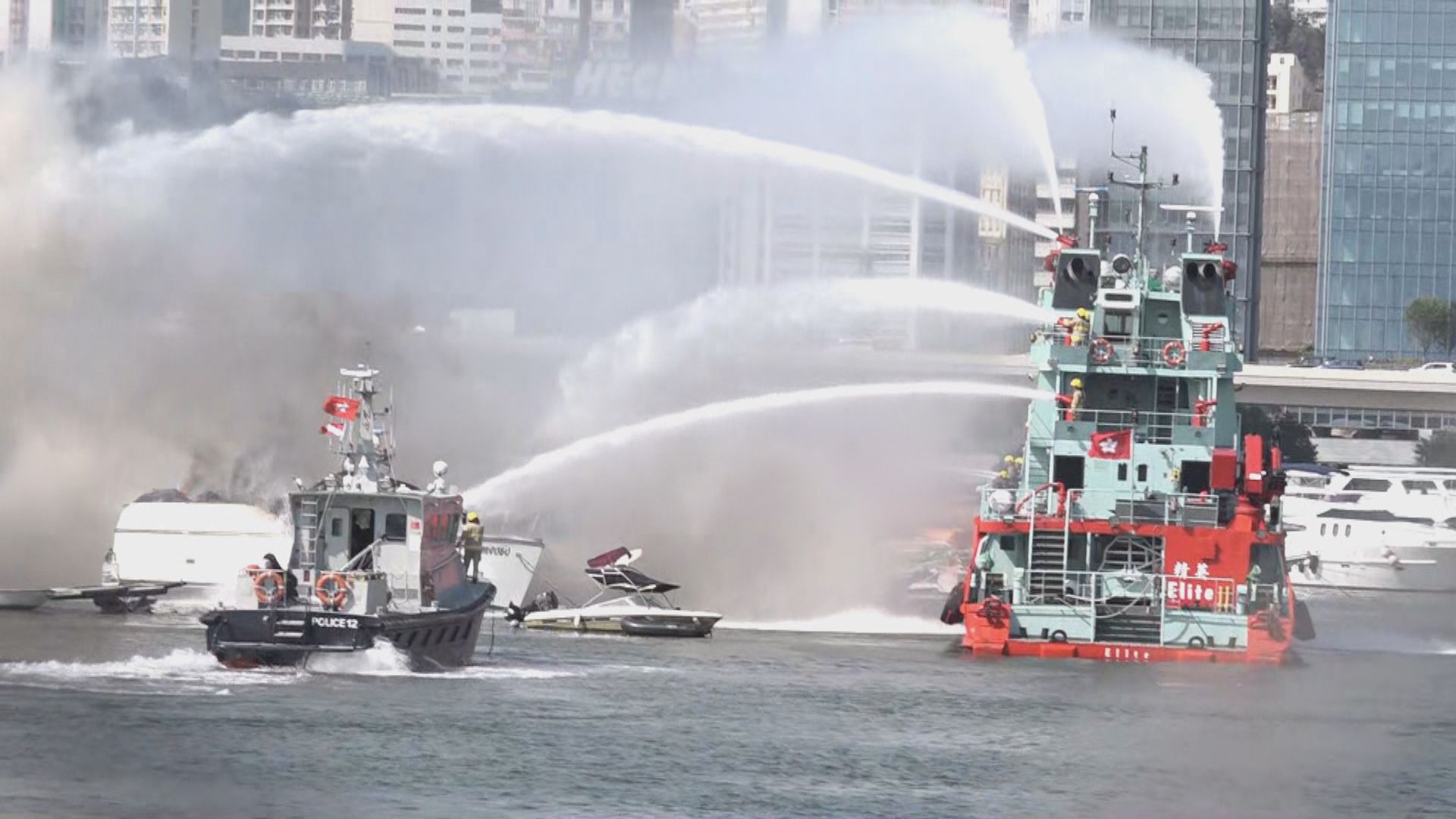 觀塘避風塘有遊艇發生火警　暫未知起火原因