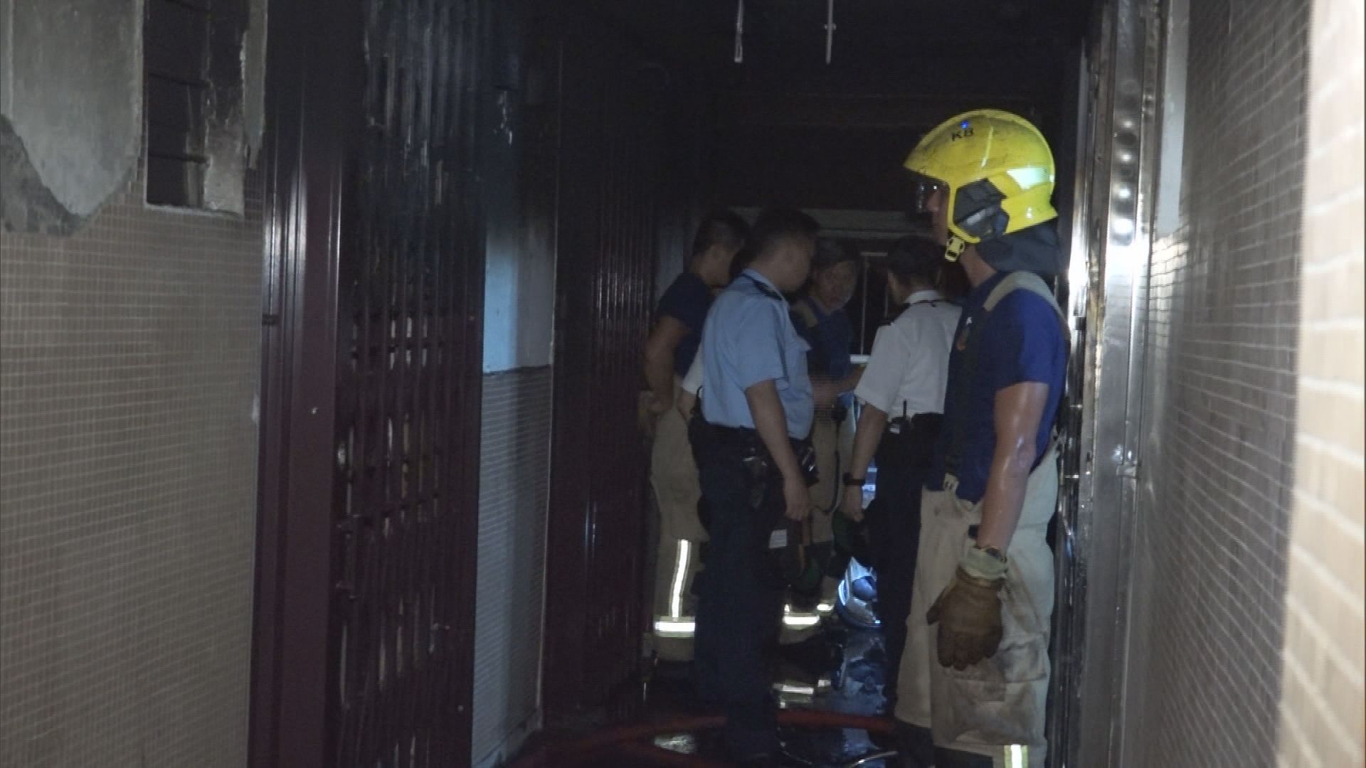 秀茂坪樂華南邨一單位失火　三人不適送院