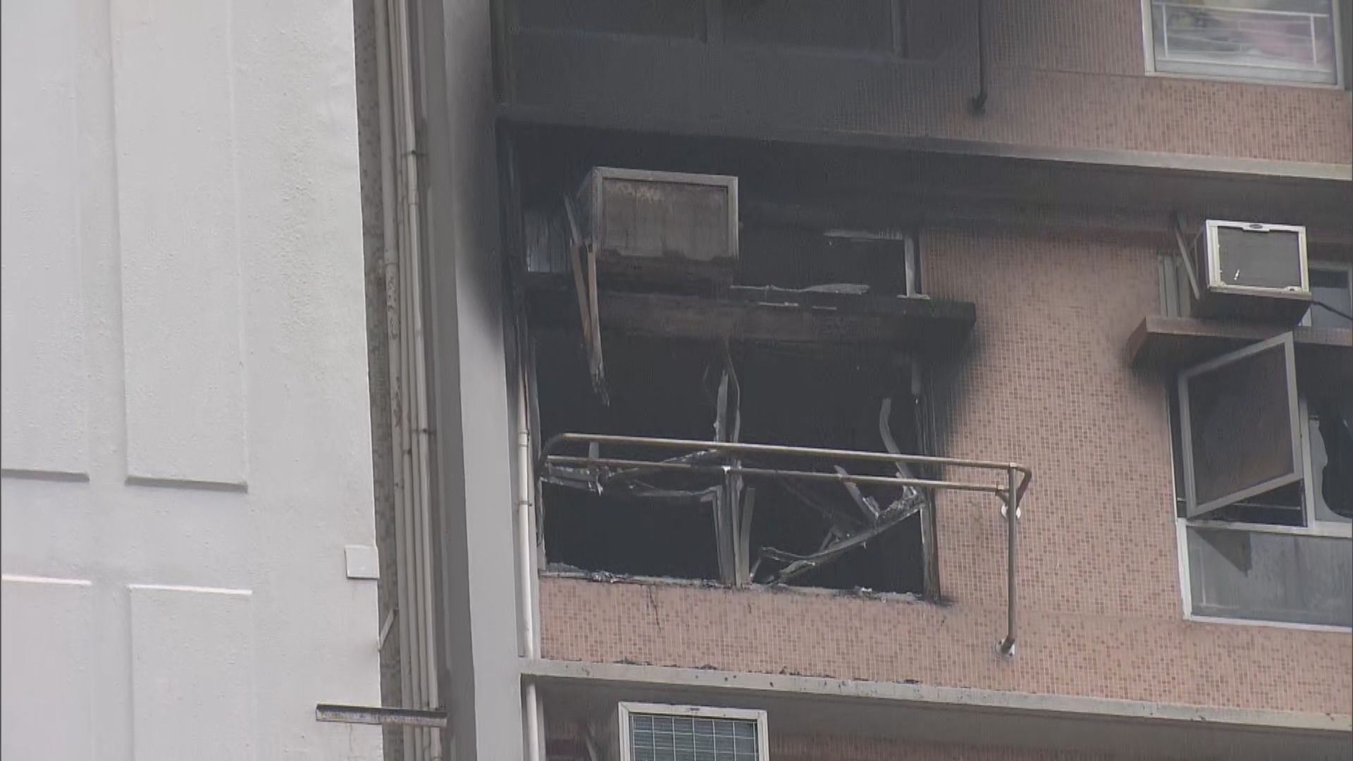 秀茂坪寶達邨單位失火　相信由電池發熱引起