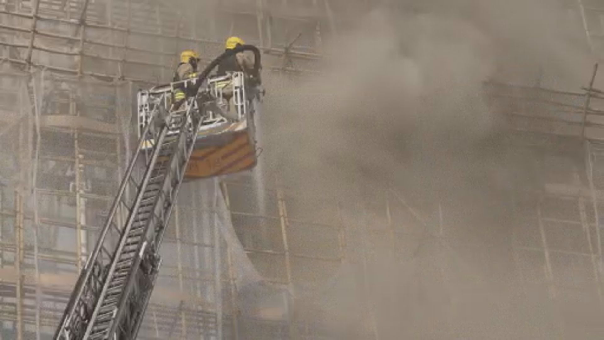 新蒲崗工廈梯間火警一人不適送院