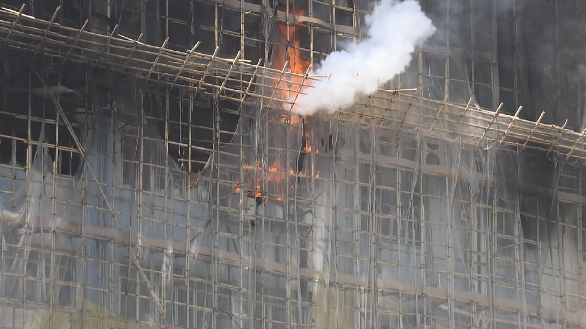 新蒲崗工廈清晨三級火午後蔓延　到下午近三時受控