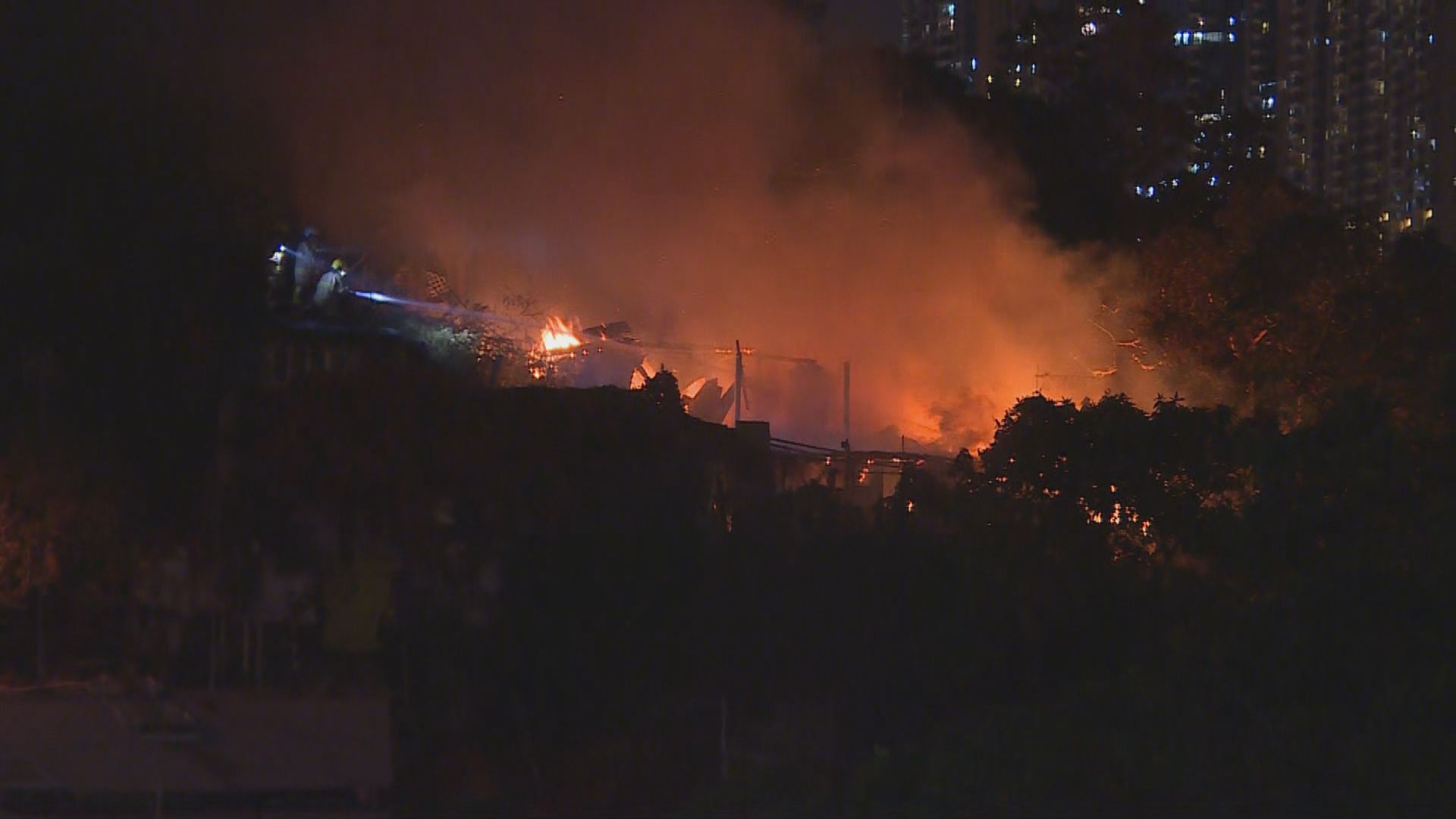 沙田下禾輋村屋起火　八人自行疏散