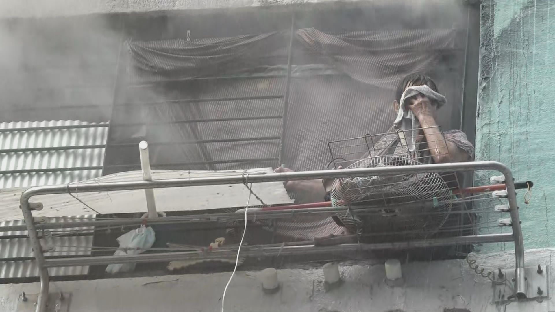 瀝源邨三級火　一名婆婆一度被困窗外晾衫架後獲救