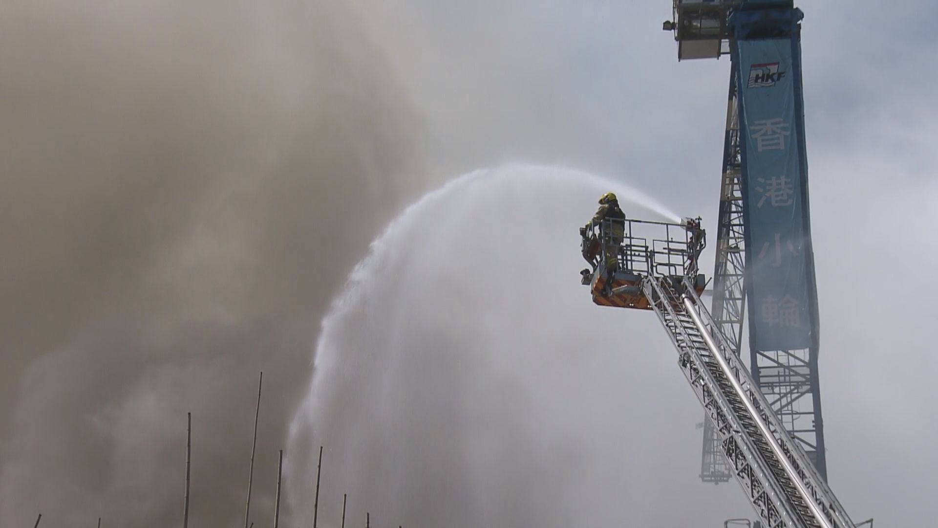 屯門青山灣地盤三級火警　百多名工人疏散