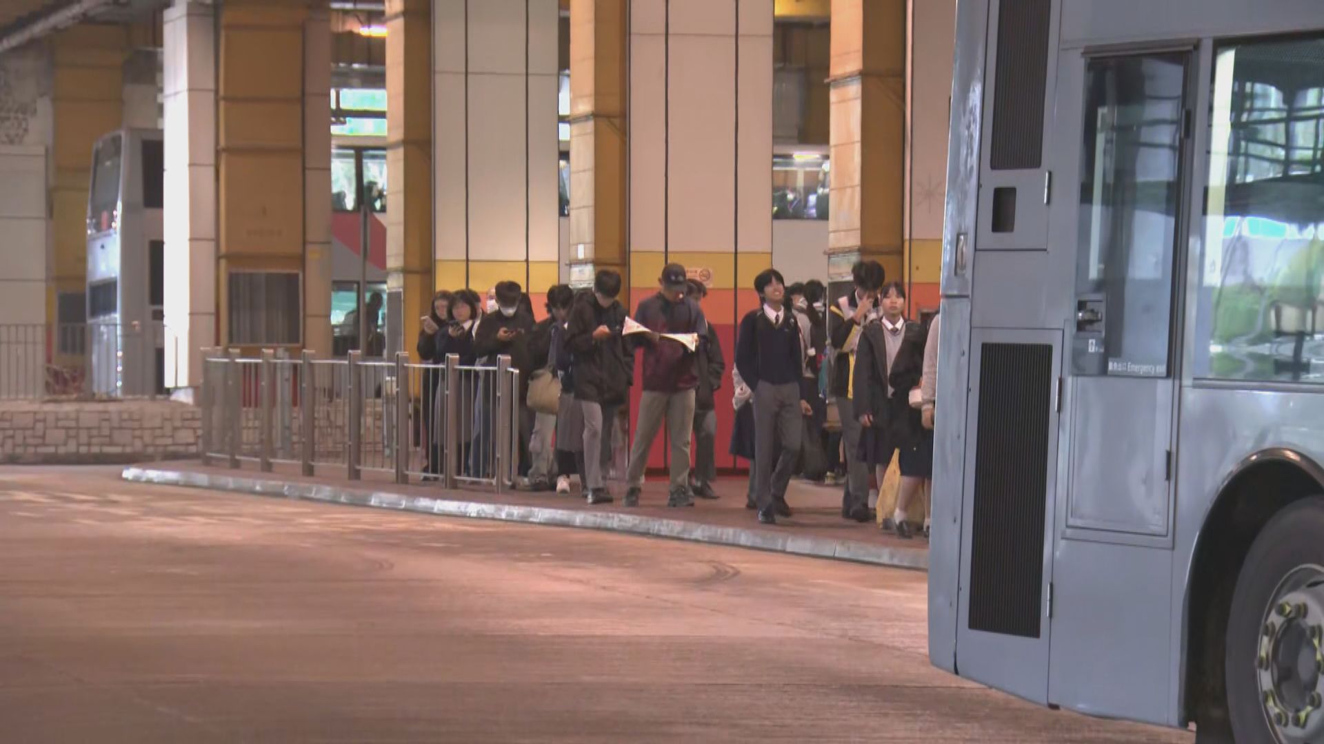 宏福苑五級火｜東鐵綫加密班次　途徑大埔等39條專營巴士路線需改道