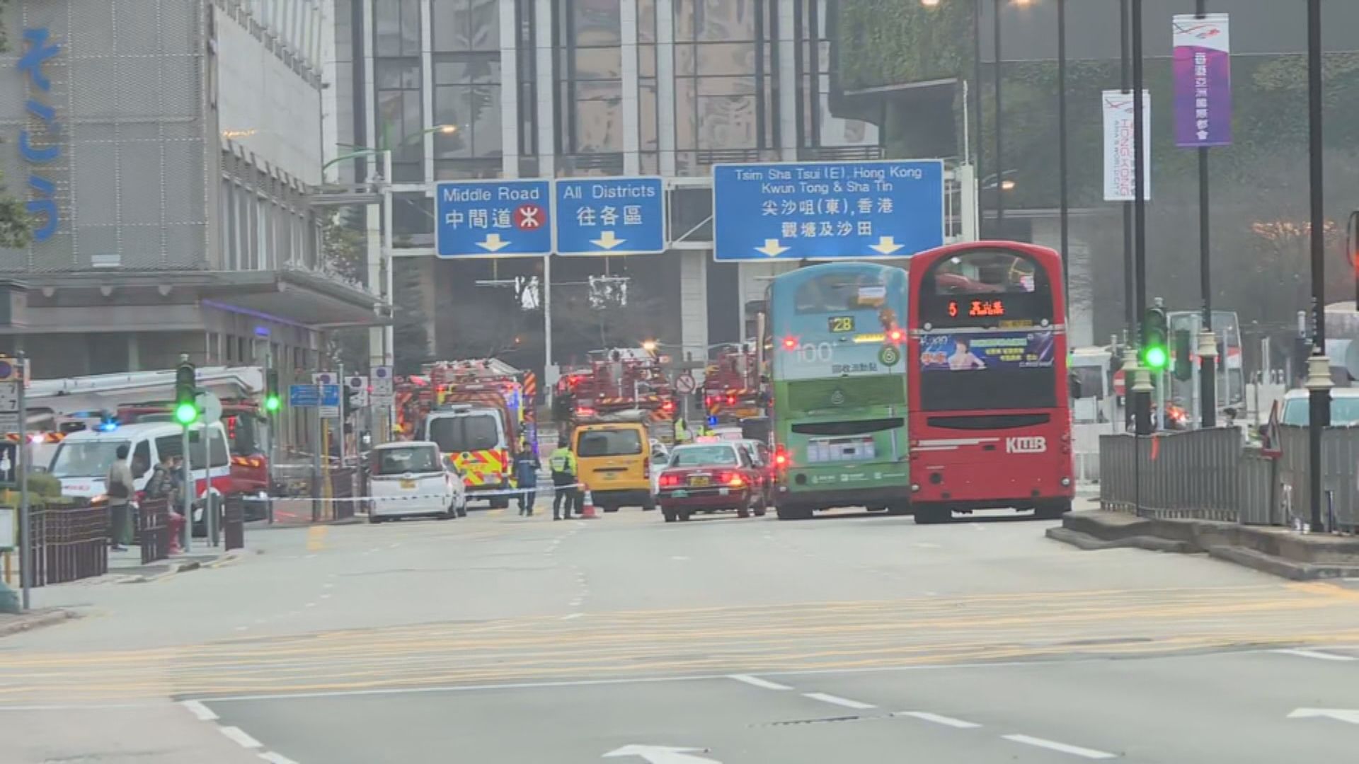 火警附近一帶封路　港鐵尖沙咀站部分出入口暫時關閉