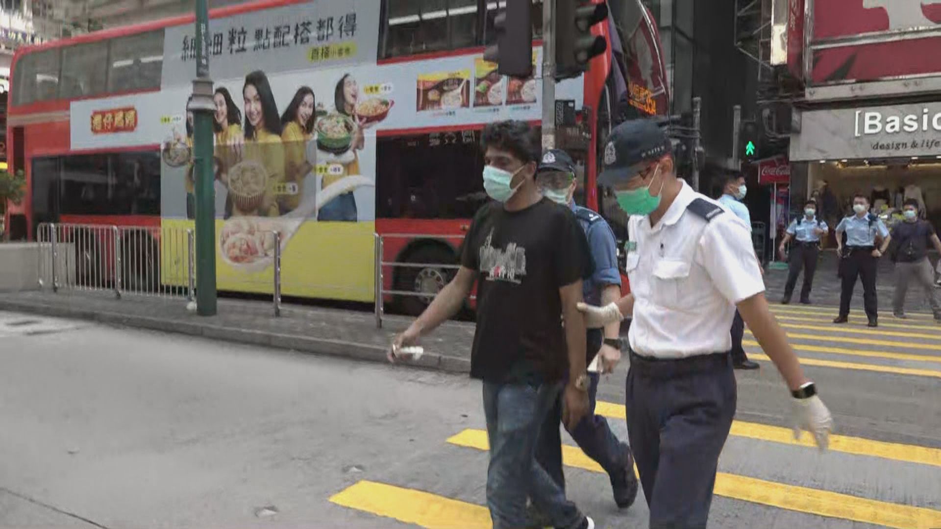 尖沙咀重慶大廈冷氣機起火　三人不適送院