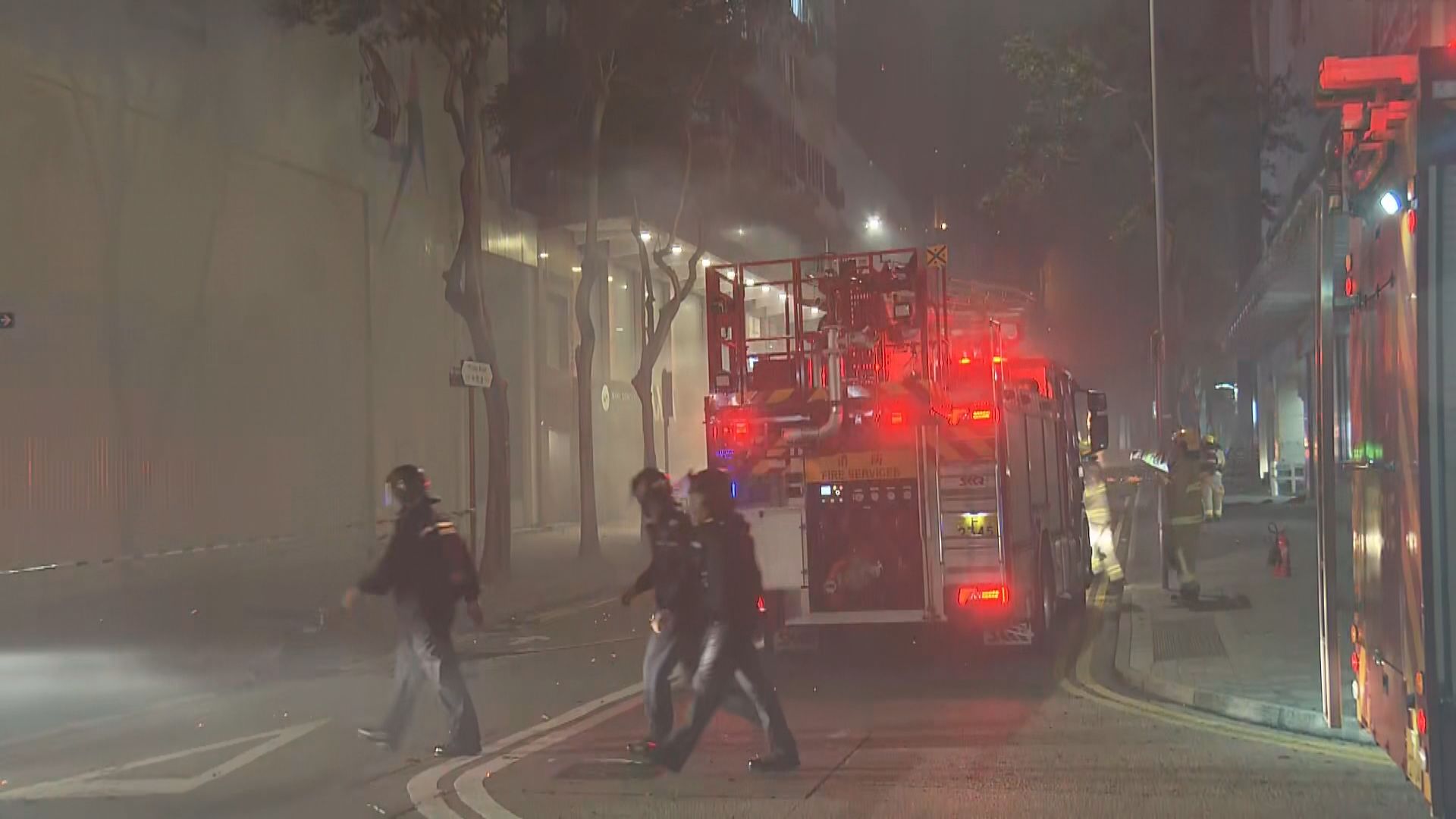 【最新消息】尖沙咀中間道地盤四級火　至少兩人傷