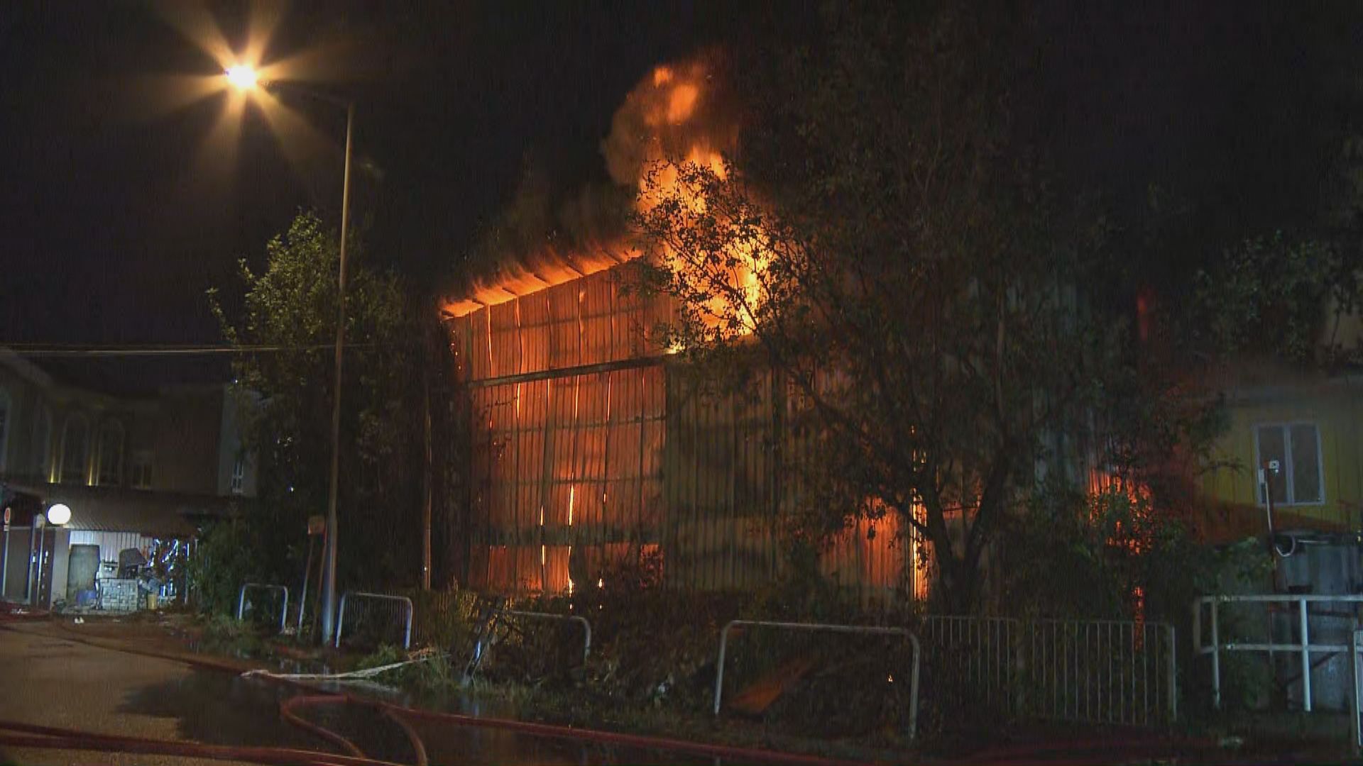 天水圍貨倉三級火警　無人受傷