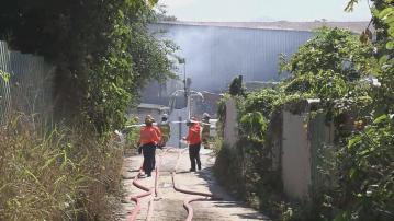 天水圍新生村車房起火 三人嚴重燒傷送院