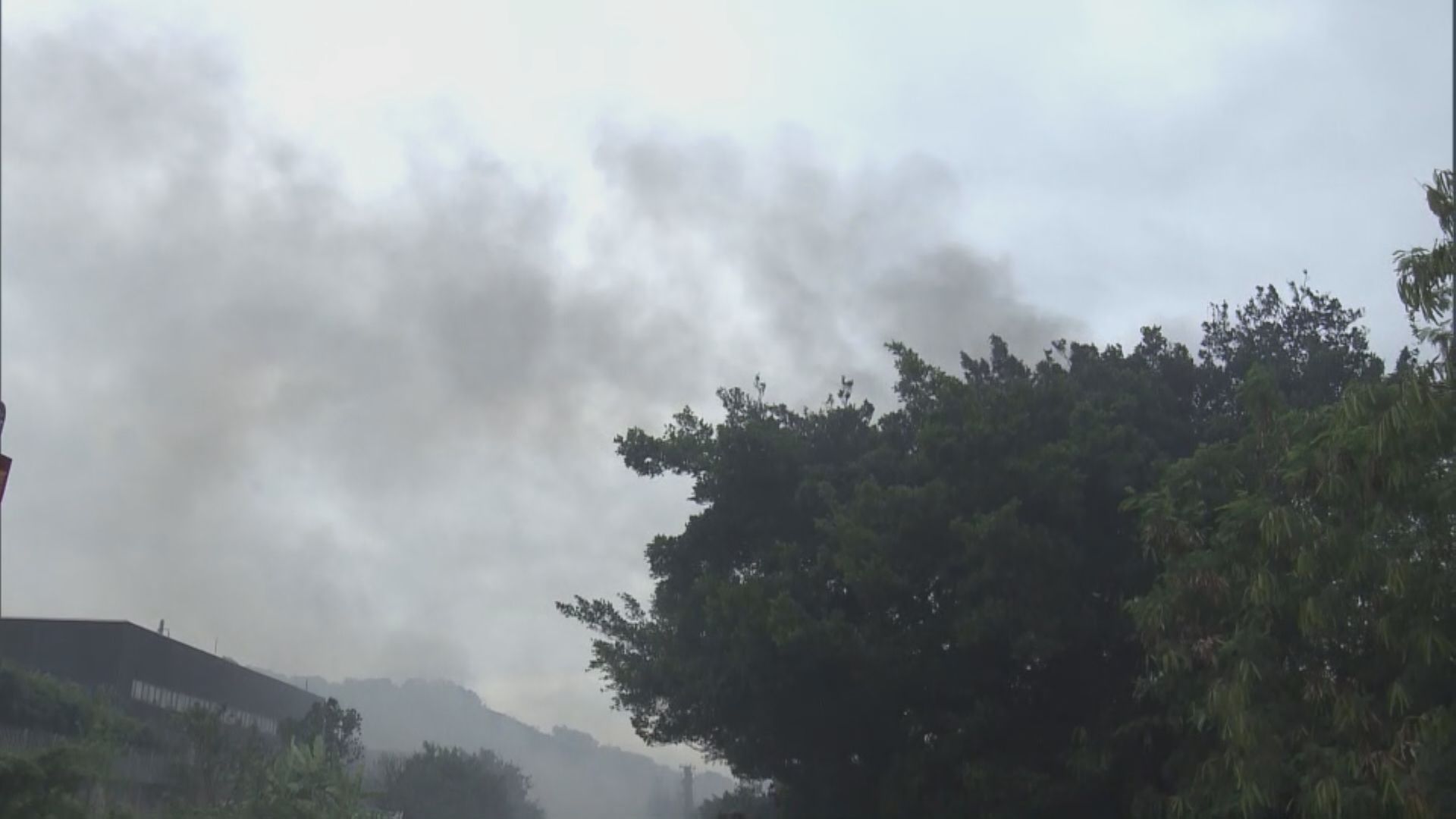 天水圍厦村貨倉三級火燒逾21小時　早上10時大致救熄