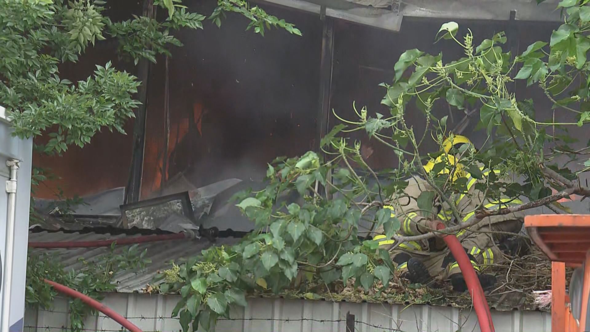 荃灣渠務署地盤三級火兩傷　消防仍在調查起因