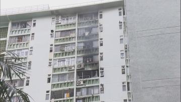 荃灣石圍角邨單位起火　一名男子墮樓送院不治