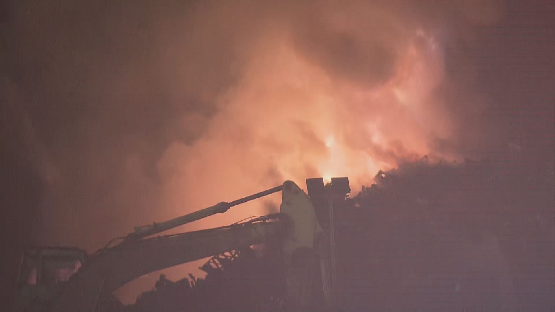 青衣火警濃煙飄散至西九及港島東