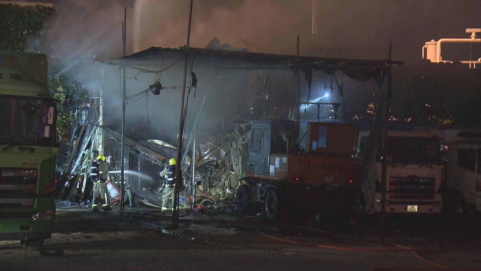 青衣西草灣路有停車場發生火警　無人傷