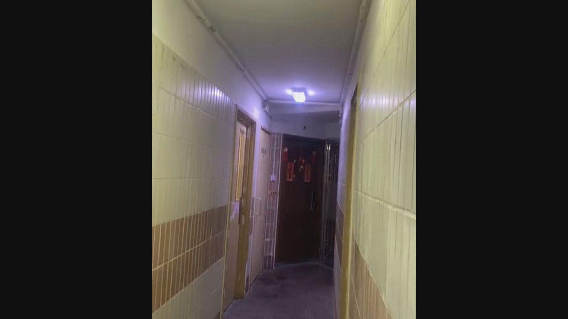 宏福苑五級火災｜宏志閣居民獲准一次性返回住所1.5小時執拾物品　有住客冀再有機會上樓(林尊豪報道)