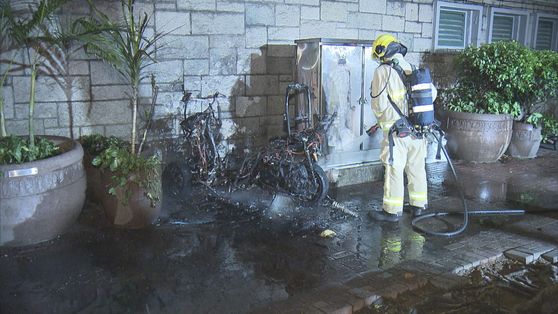 灣仔有電單車起火　無人傷