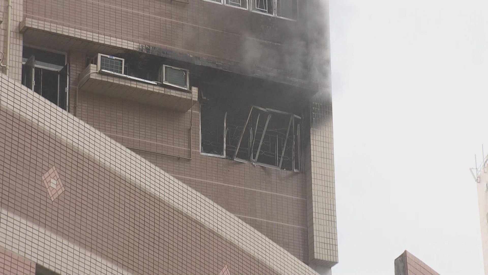 西環薄扶林道住宅單位火警　四人不適送院