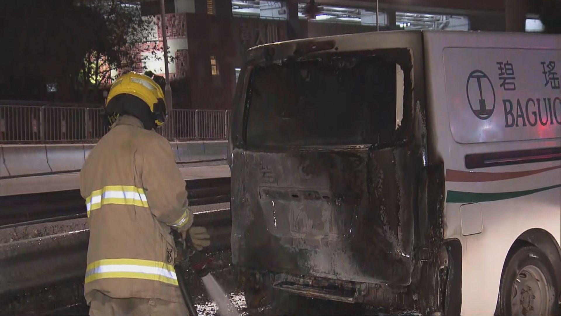黃大仙有路邊貨車起火　警將循縱火方向調查