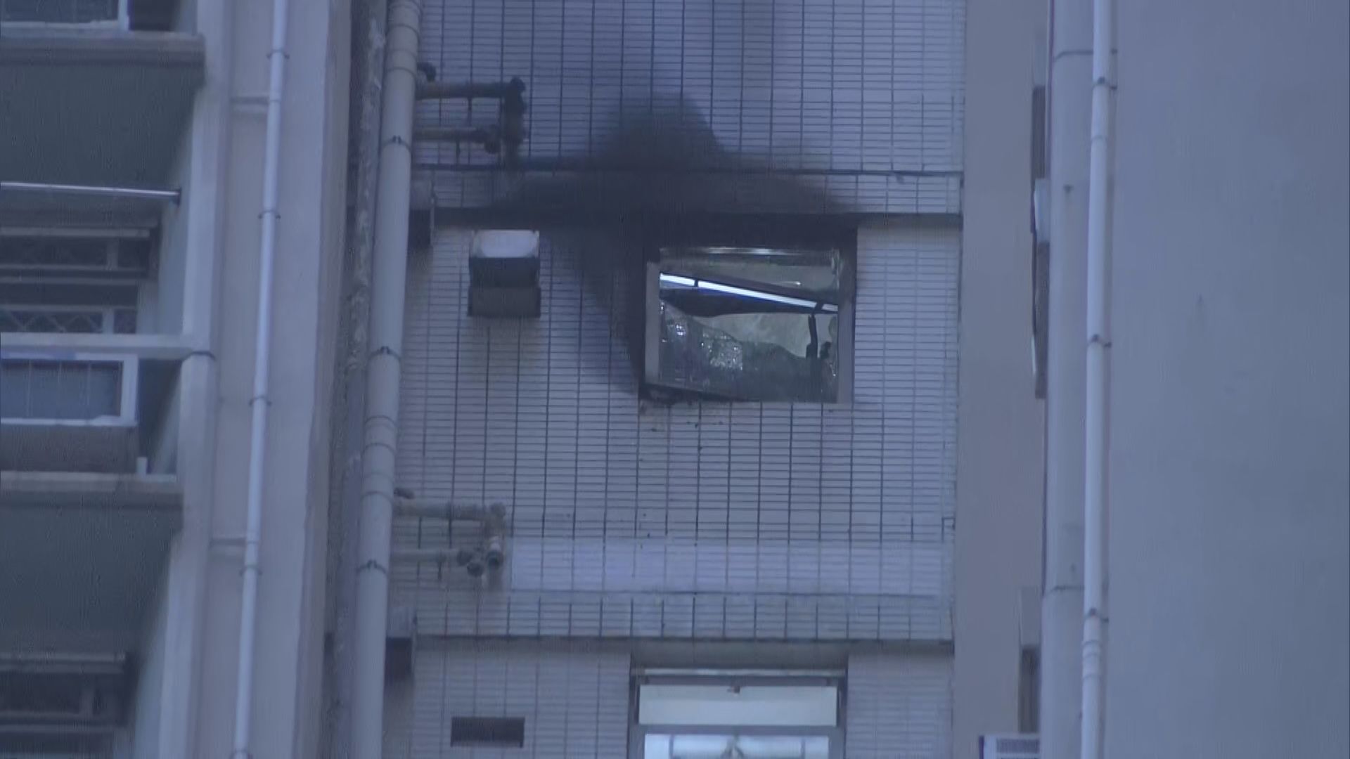 慈雲山慈愛苑有單位起火　逾百住戶疏散