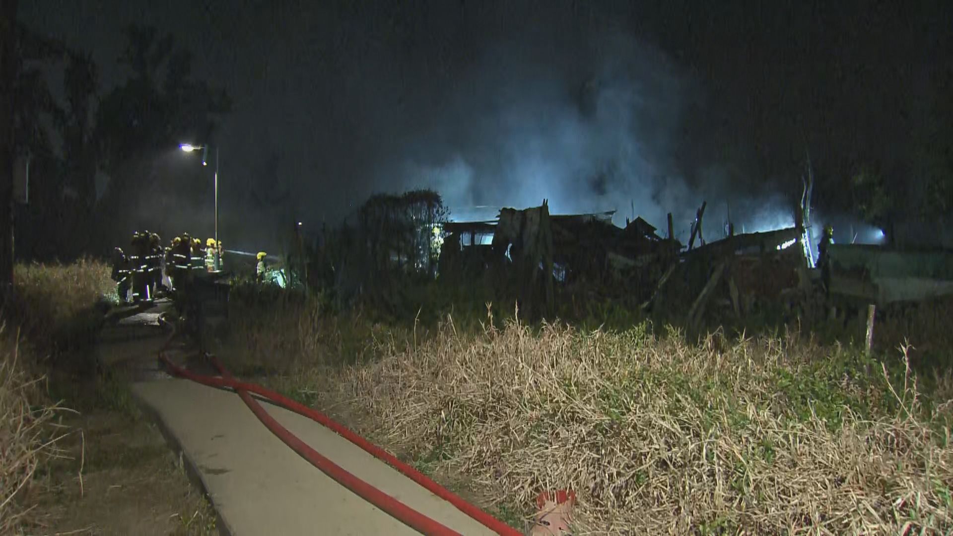 元朗南生圍鐵皮屋起火無人傷