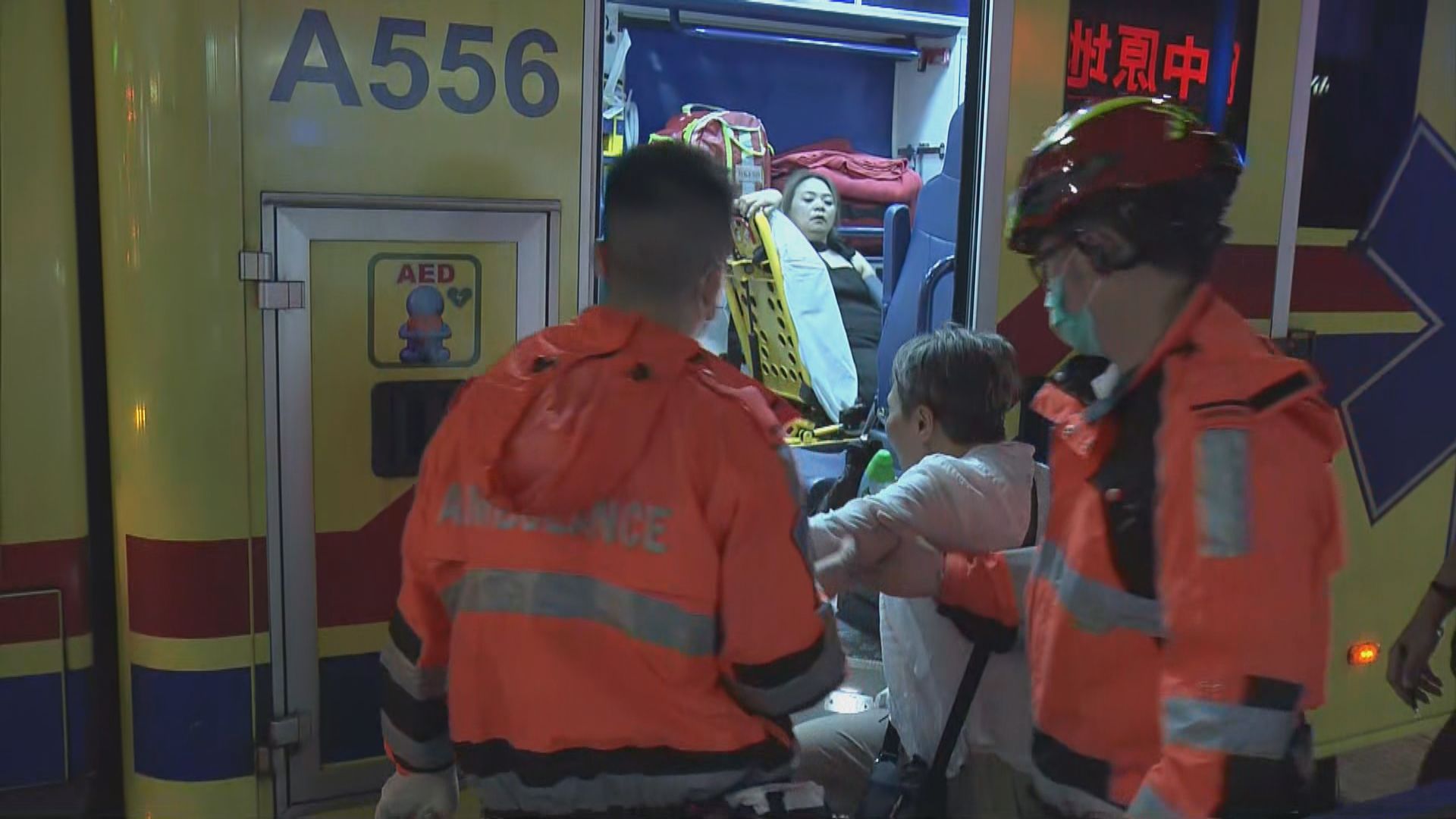 佐敦住宅晚上發生火警　2人疑吸濃煙不適