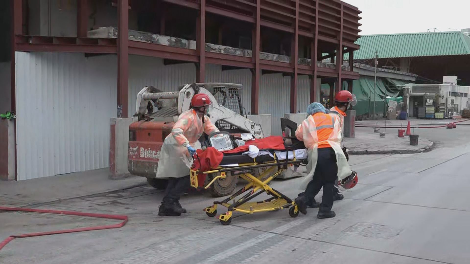 油塘一個貨倉火警三人送院