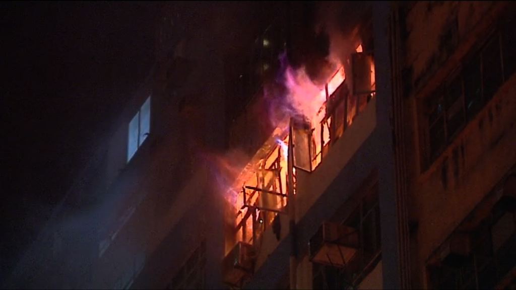 元州街工廈貨倉發生三級火