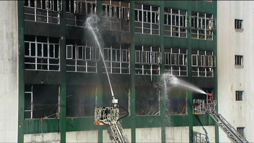 三樓所有迷你倉已爆破　雜物待移走