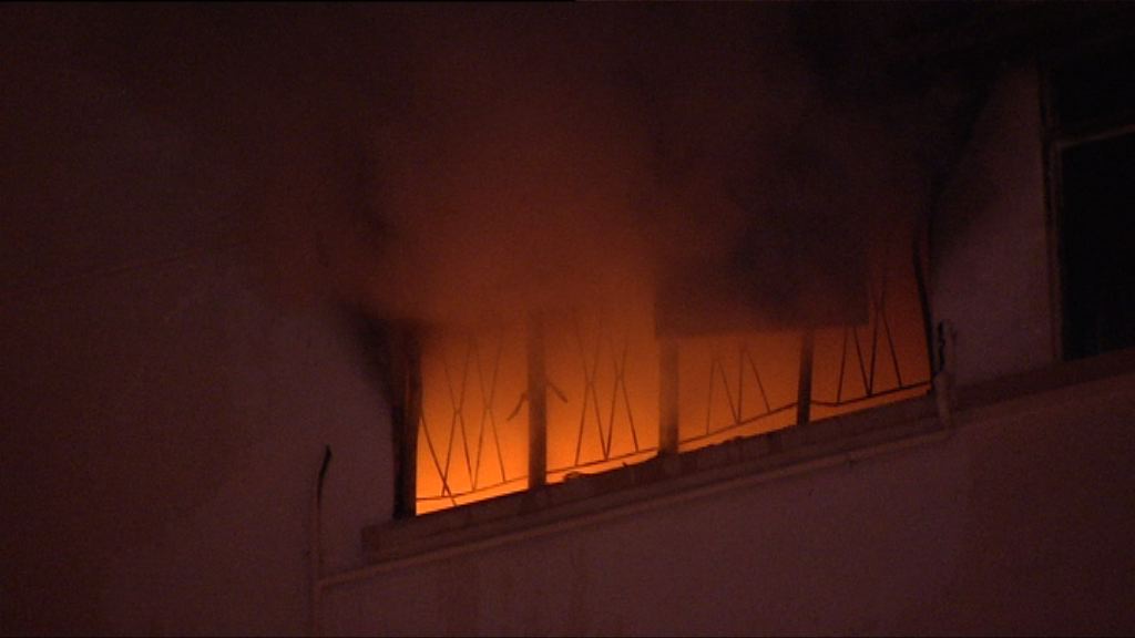 九龍塘住宅疑有電暖爐短路失火　兩女子送院