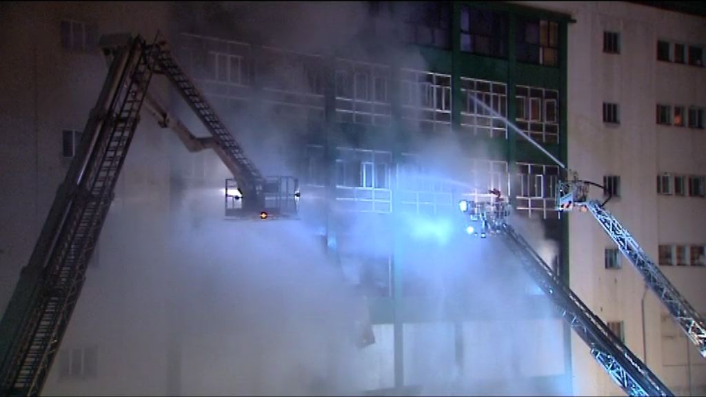 迷你倉四級火蔓延　消防採防衛式應對