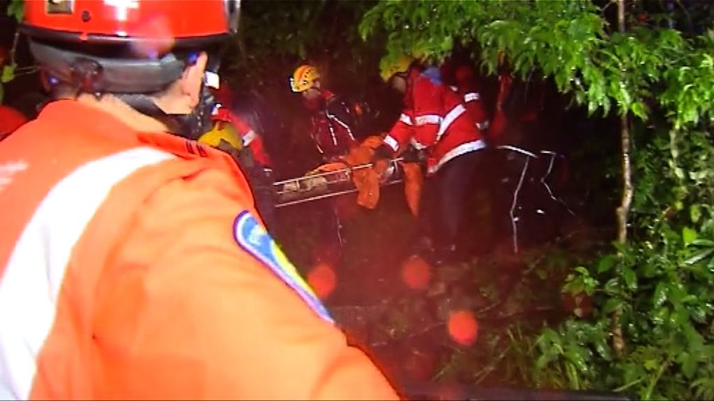 消防員指拯救被困飛鵝山行山人士過程驚險