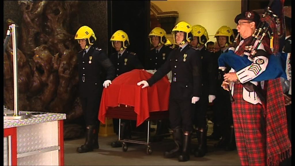 消防邱少明出殯　遺體送往浩園安葬