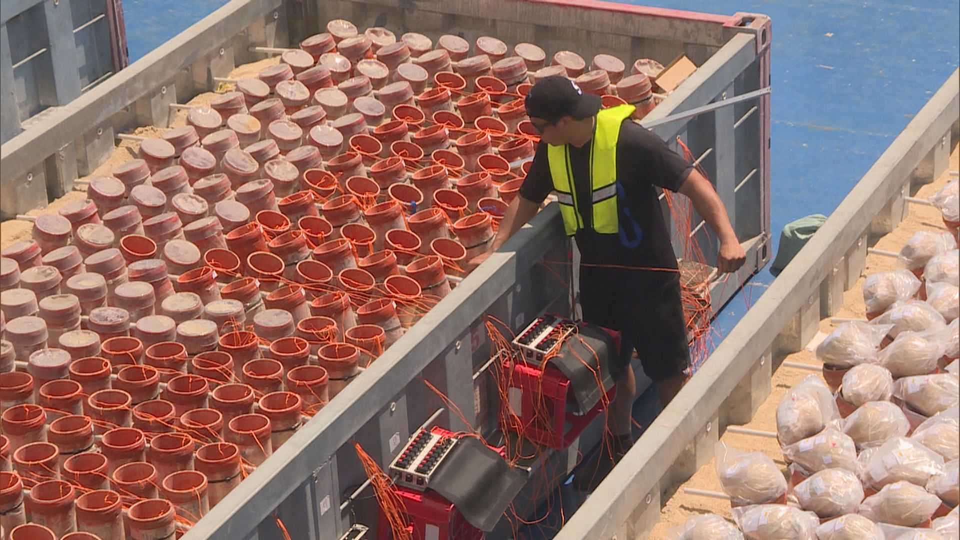 國慶煙花八幕各有主題 新技術煙花可三度變色