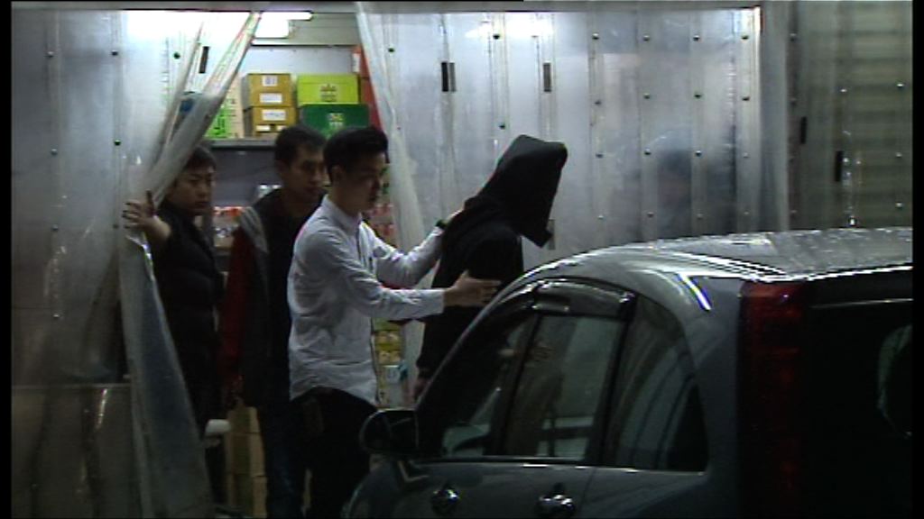 兩男子涉非法藏有煙花爆竹被捕