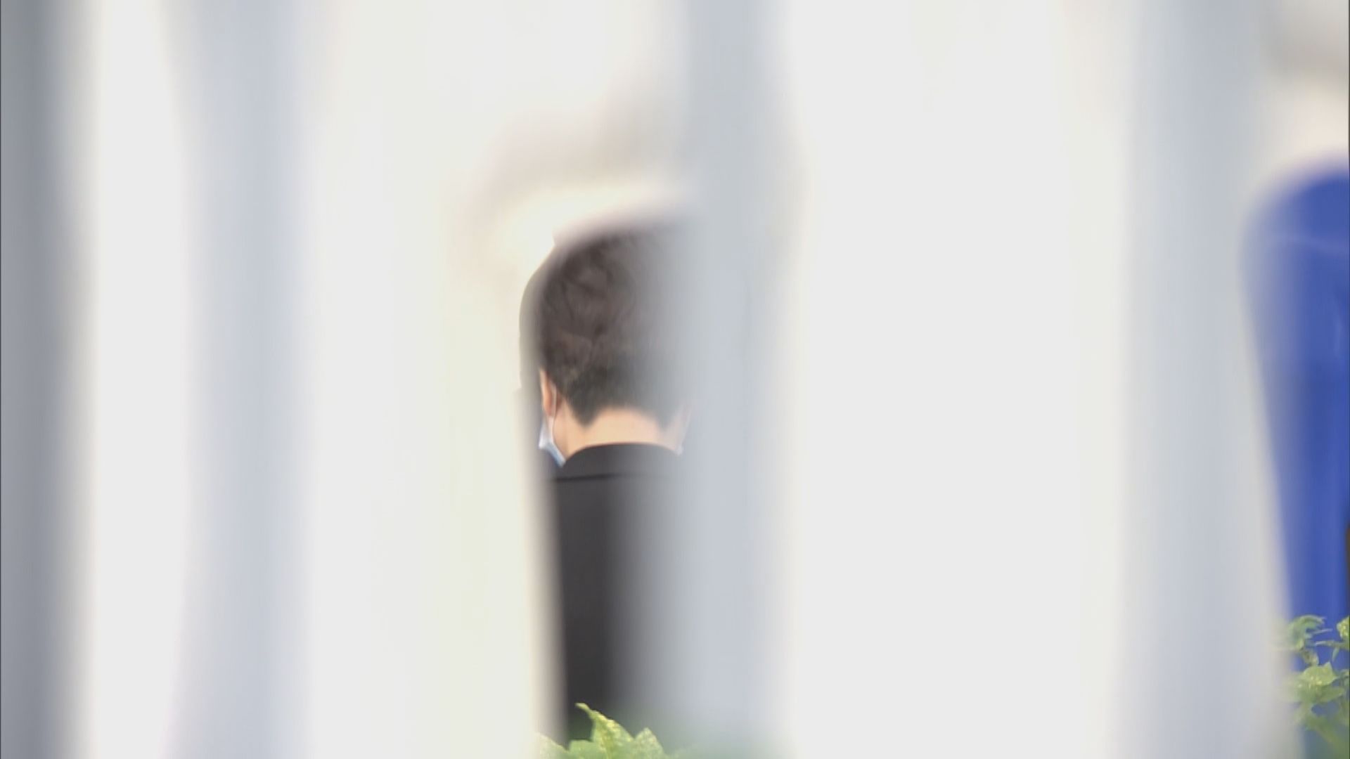 特區政府主要官員默哀悼念因疫情逝世同胞